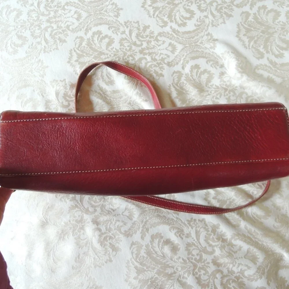 Ellington Red Leather Academia Professional Laptop Shoulder Bag
